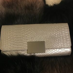 H&M Silver Clutch ✨